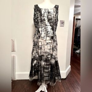 Carolina Herrera appliqué cocktail gown